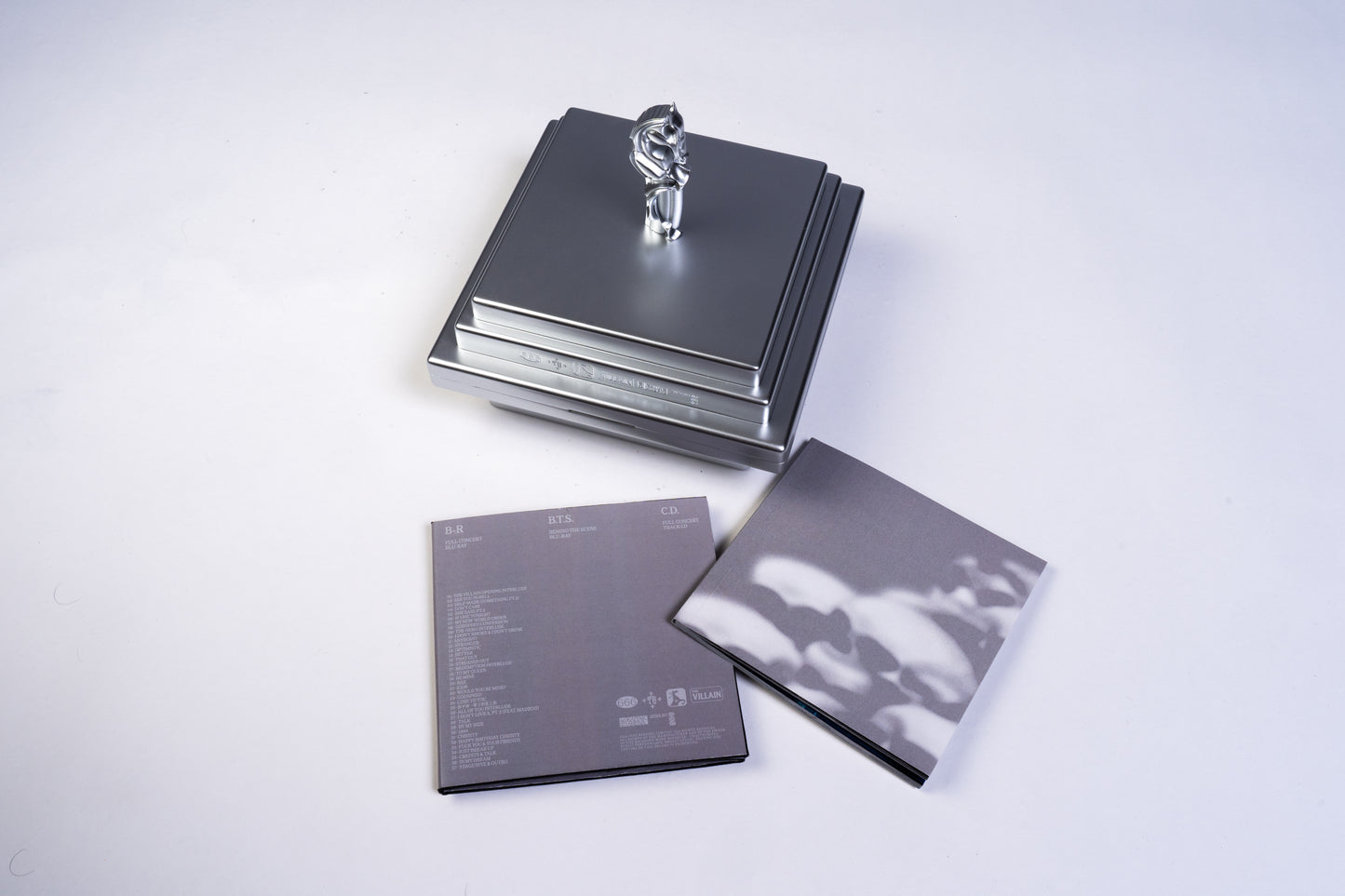 [Pre-Order] THE VILLAIN LIVE IN HONG KONG Blu-ray + CD (4 Disks Box-set)